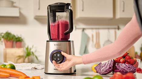 Pagatavo smūtiju vai kokteili ar jaudīgs blenderis Philips