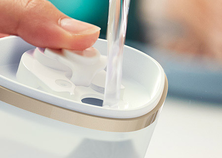 Noņemama ūdens tvertne vieglai uzpildī&scaron;anai