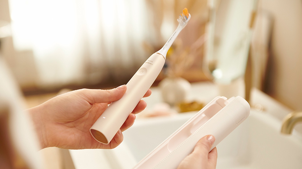 Zobu un mutes kop&scaron;ana ar Xianti elektrisko zobu birsti