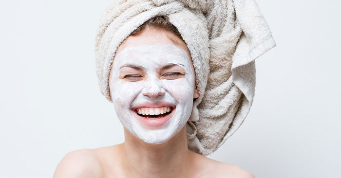 veselīga sejas āda ar dabiskām maskām