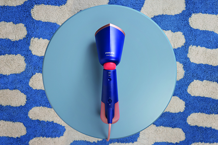 Apskatiet Philips 5000.&nbsp;sērijas rokas tvaicētāju darbībā